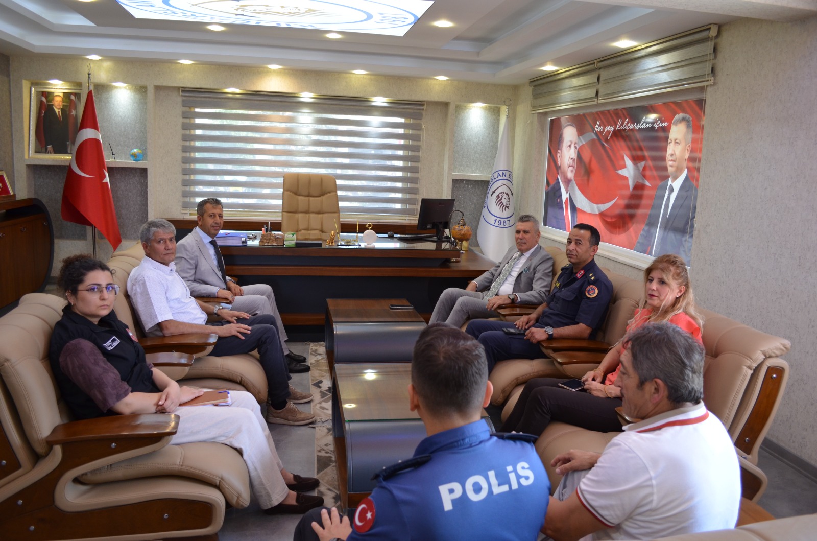 VALİ YARDIMCISI YALÇIN SEZGİN'DEN BAŞKAN ZÜLKARNİ DAVAS'A ZİYARET