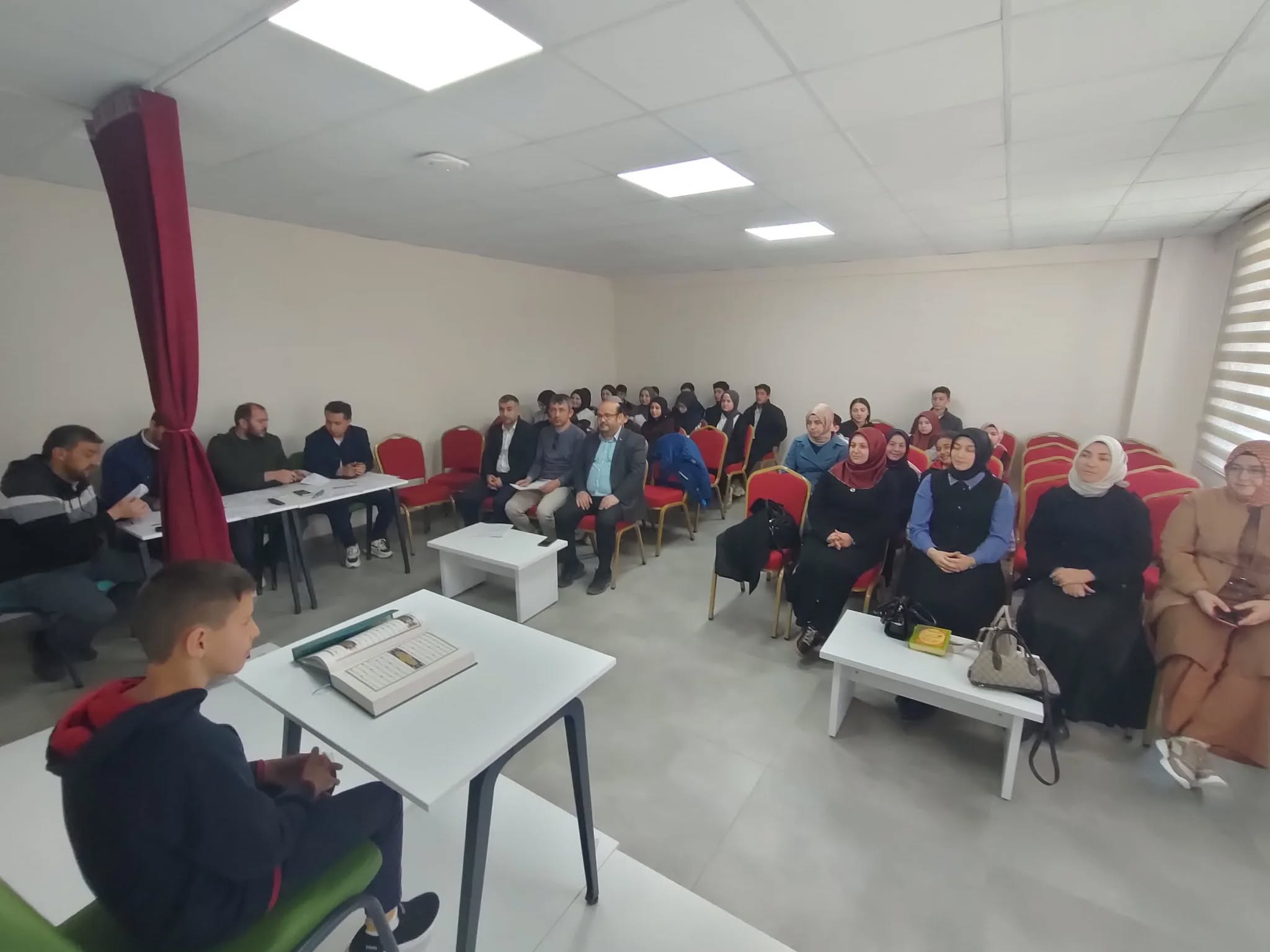 Sinanpaşa’da Ortaokul Öğrencilerine Değerler Eğitimi Sınavı