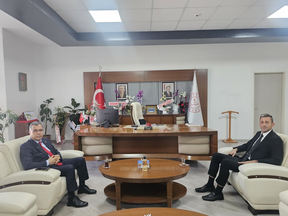 Sinanpaşa Belediye Başkanı Tolga Yıldırım, Afyonkarahisar İl Millî Eğitim Müdürü İsmail Altınkaynak'ı Ziyaret Etti