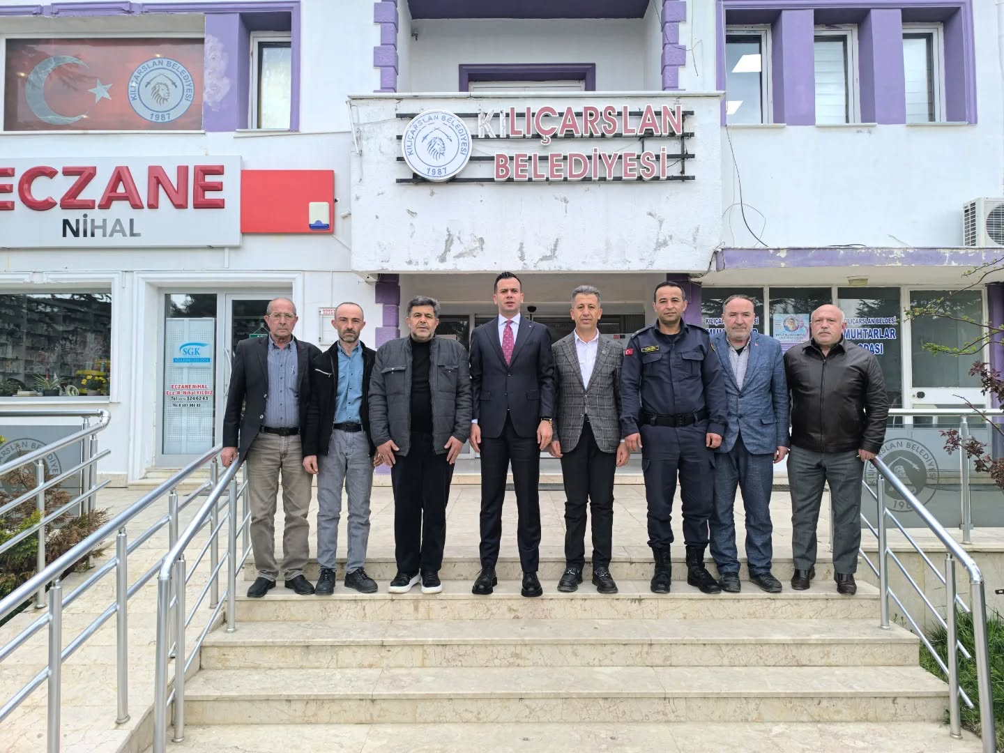 Sinanpaşa Kaymakamı Emrah Aslan’dan Kılıçarslan Beldesine Ziyaret