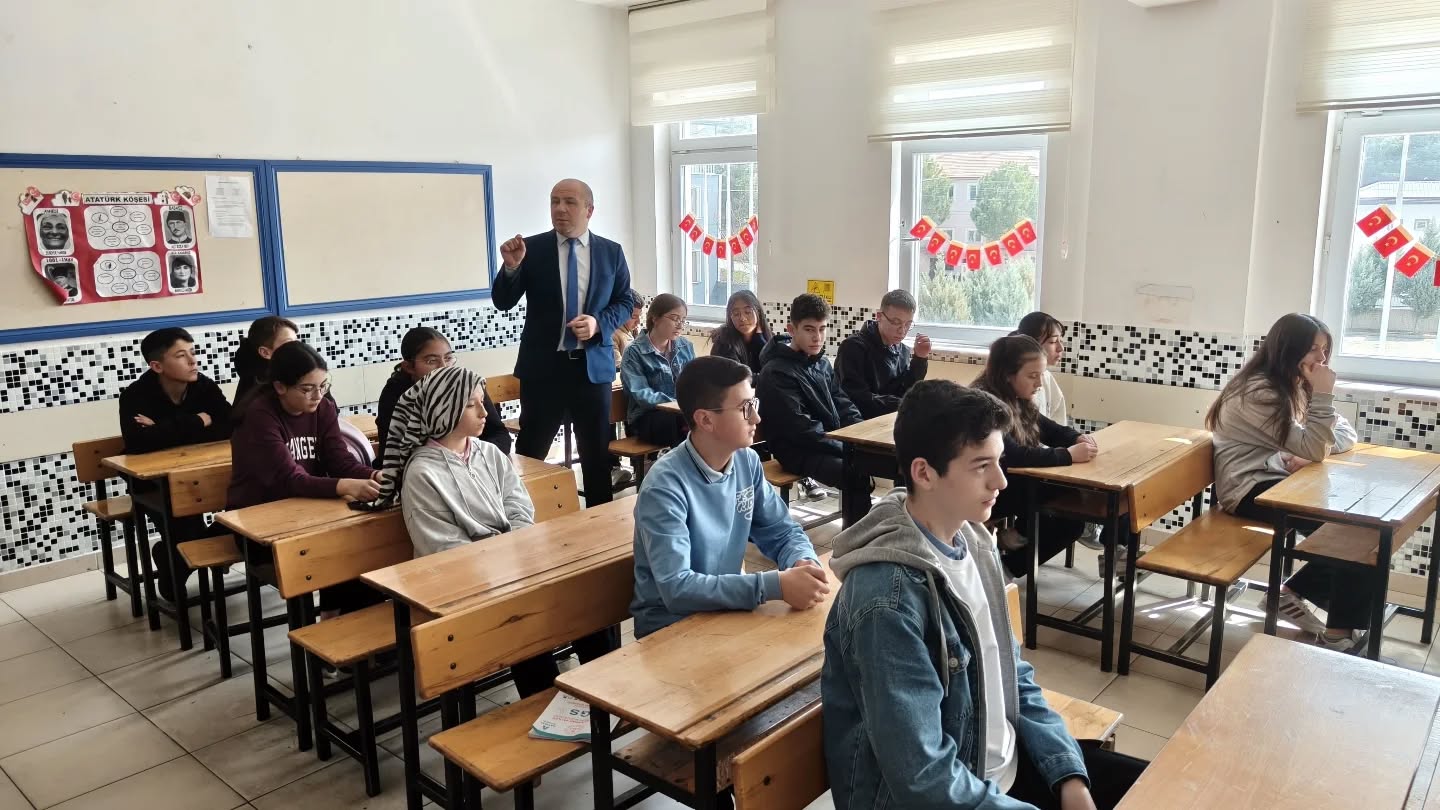 Müdür Yasin Duru’dan Taşoluk’ta LGS Motivasyon Buluşması