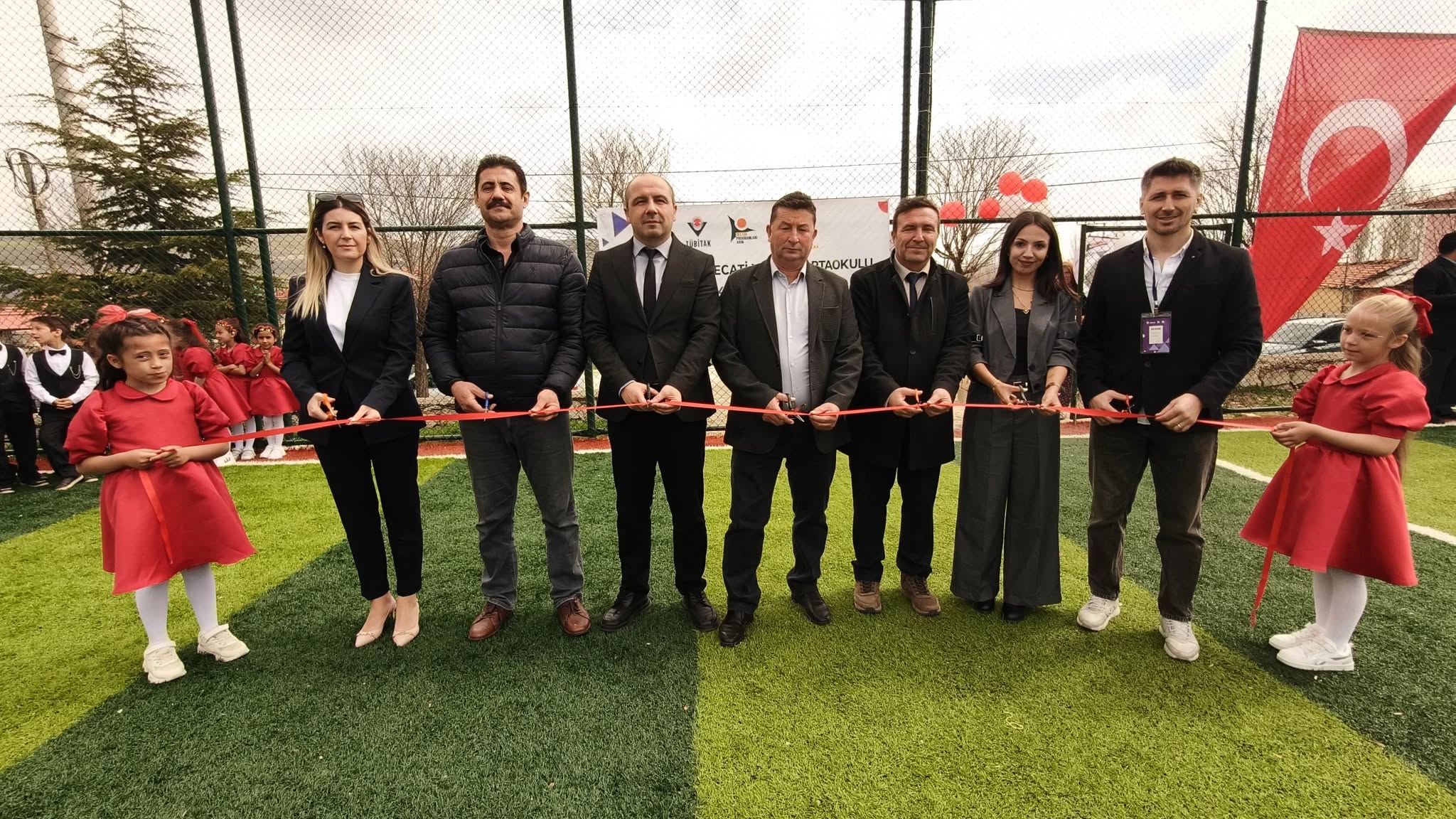 Sinanpaşa’da TÜBİTAK 4006 Bilim Fuarı Düzenlendi