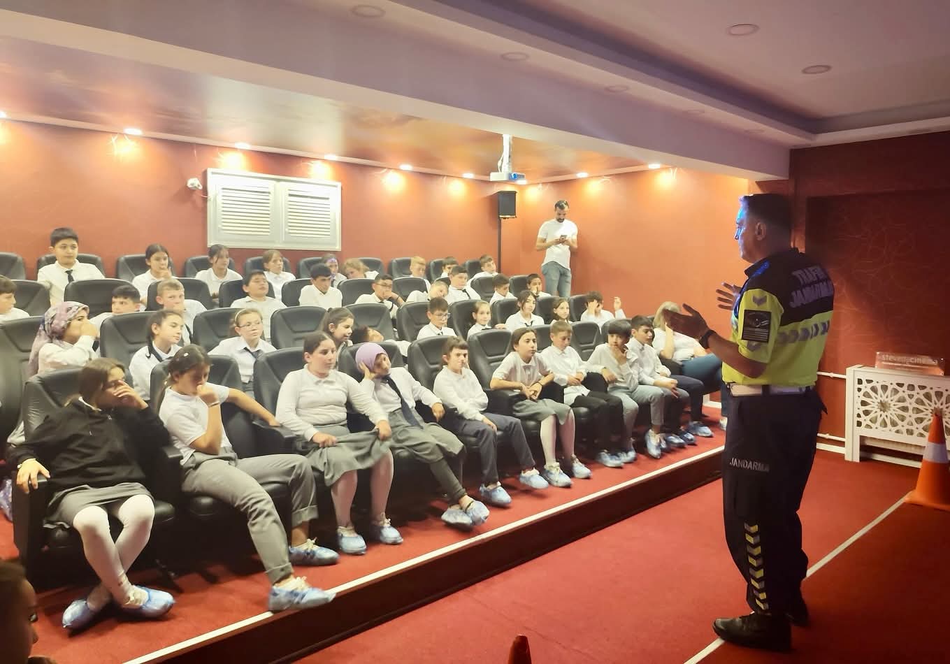 Sinanpaşa Jandarma’dan Öğrencilere Trafik Eğitimi !