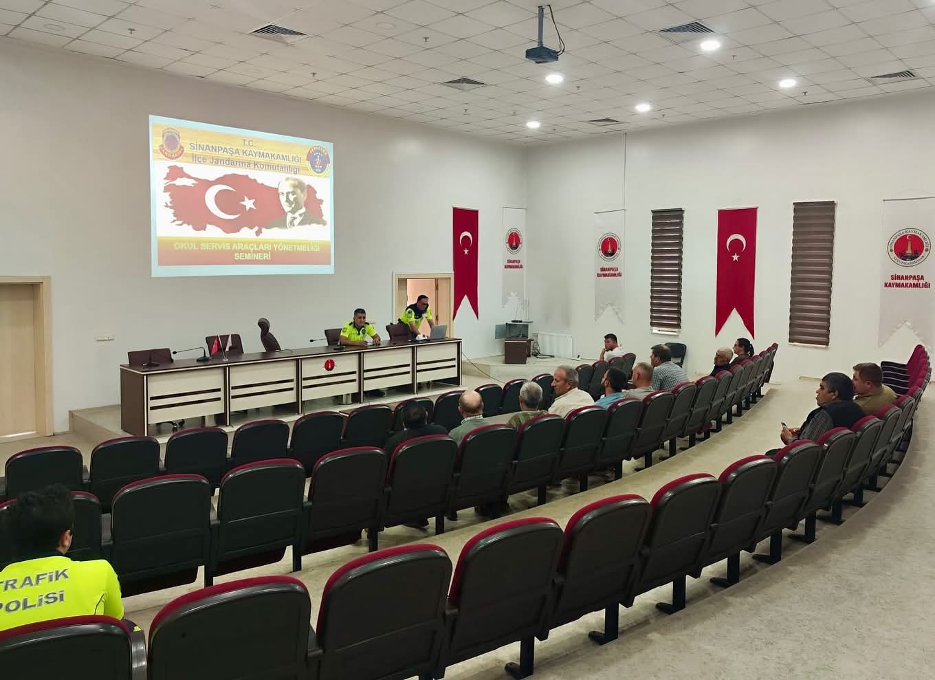 Sinanpaşa’da Servis Şoförlerine Trafik Eğitimi Verildi