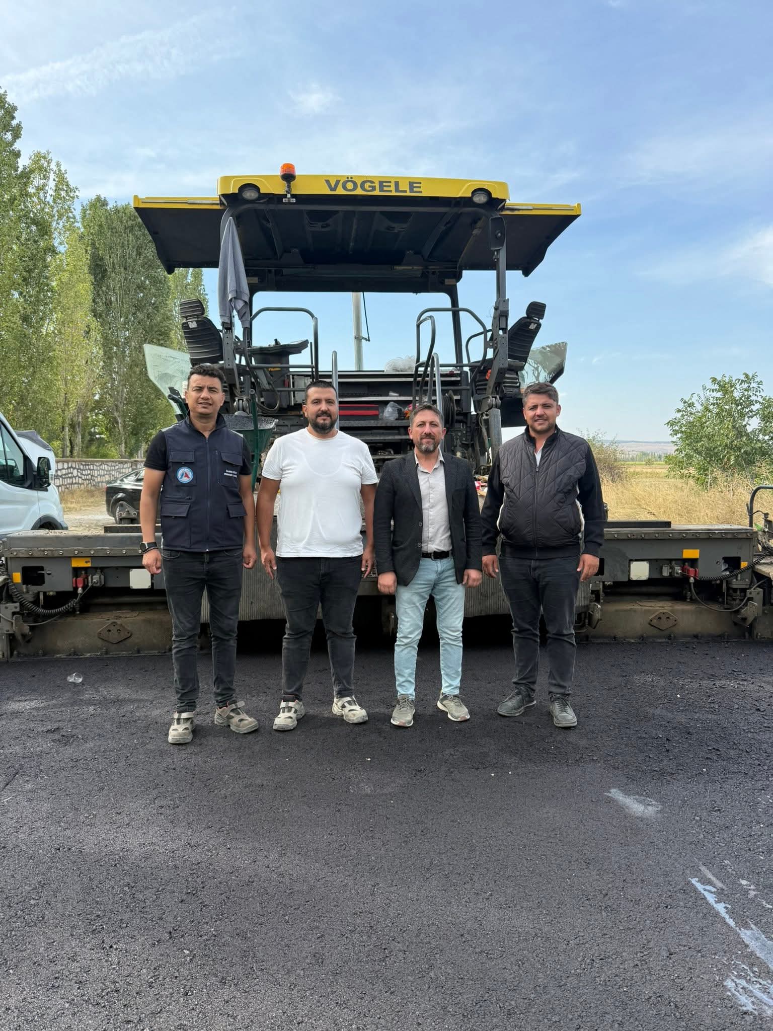 Tokuşlar–Güney Yolunda Sıcak  Asfalt çalışmaları başladı!