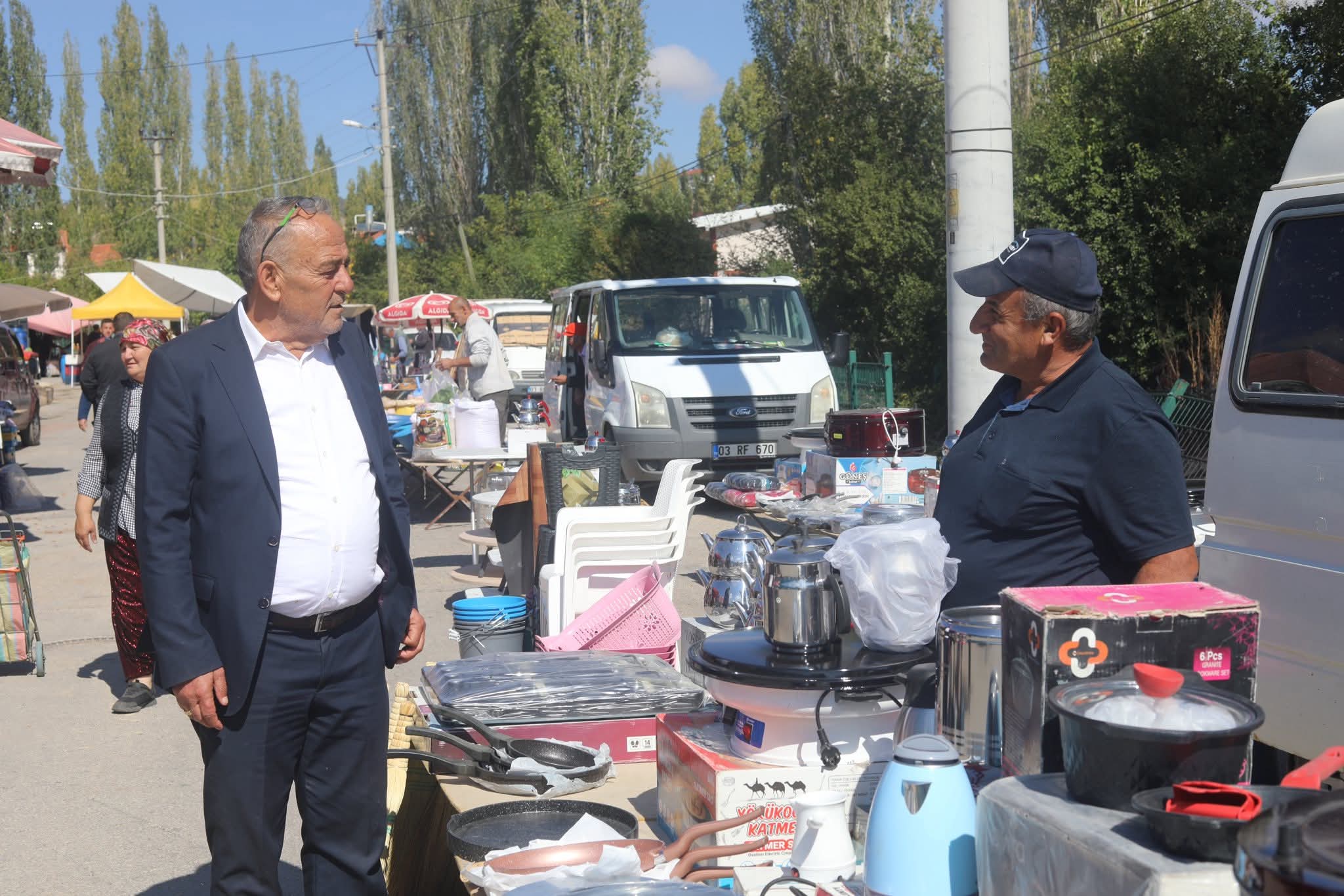 Güney Belediye Başkanı Karabacak, Çarşamba Pazarı’nı ziyaret etti!