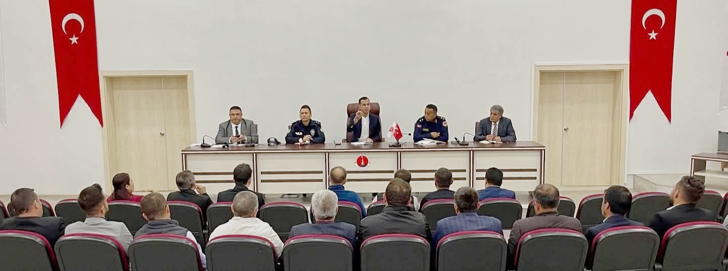 Kaymakam Emrah Aslan Muhtarların Taleplerini Dinledi!