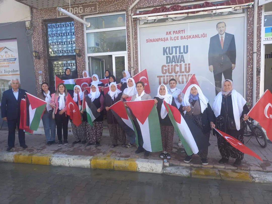 AK Parti Kadın Kolları Gazze için tek yürek Oldu!