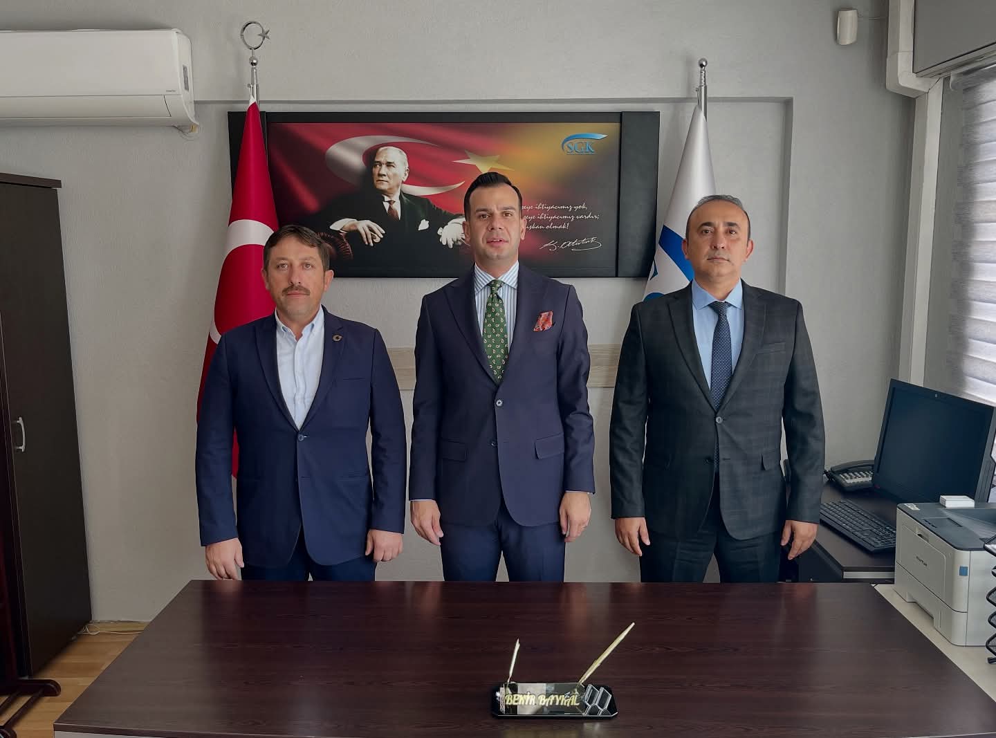 Kaymakam Emrah Aslan ve İGM Üyesi Özgür Kıvrak’tan SGK Müdürlüğü’ne Ziyaret!