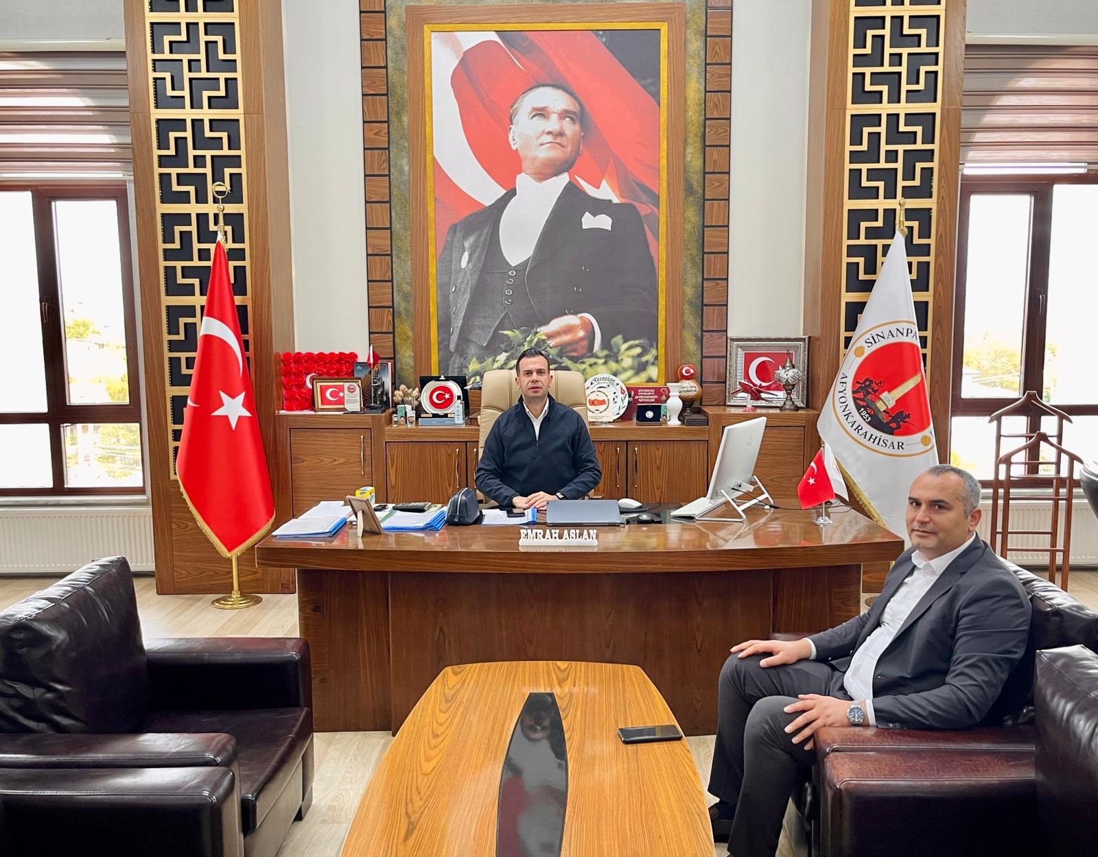 Sinanpaşahaber’den Kaymakam Aslan’a ziyaret!