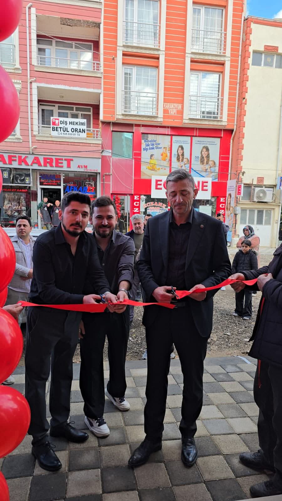 Sinanpaşa’da Beyaz Eşya ve Mobilya Mağazası Hizmete Girdi