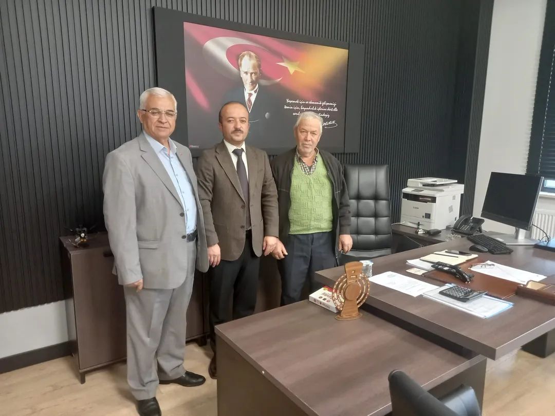 AK Parti Sinanpaşa’dan Milli Emlak Müdürlüğü’ne Nezaket Ziyareti