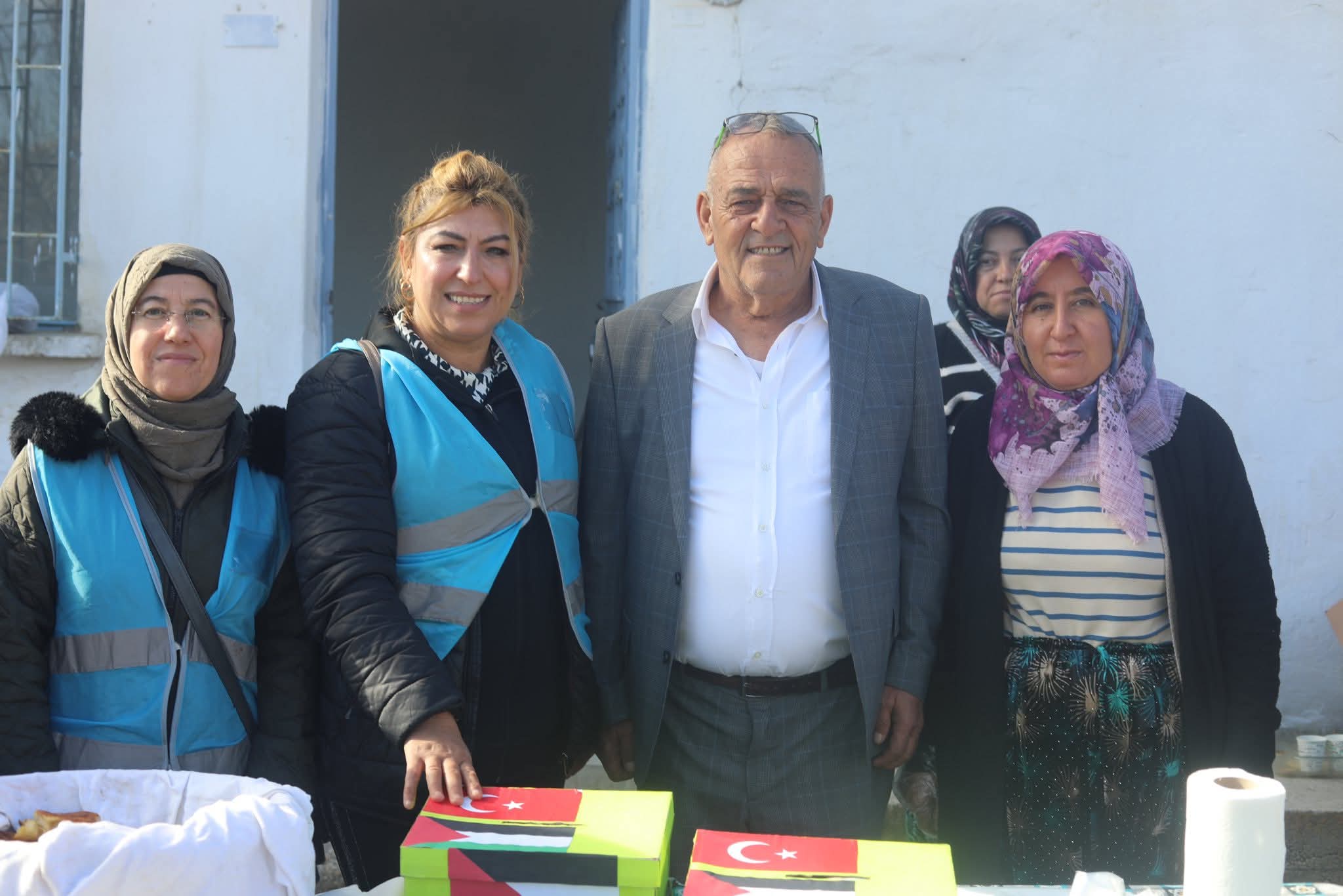 Güney’de “Gazze İçin Hayır Çarşısı”na Yoğun İlgi