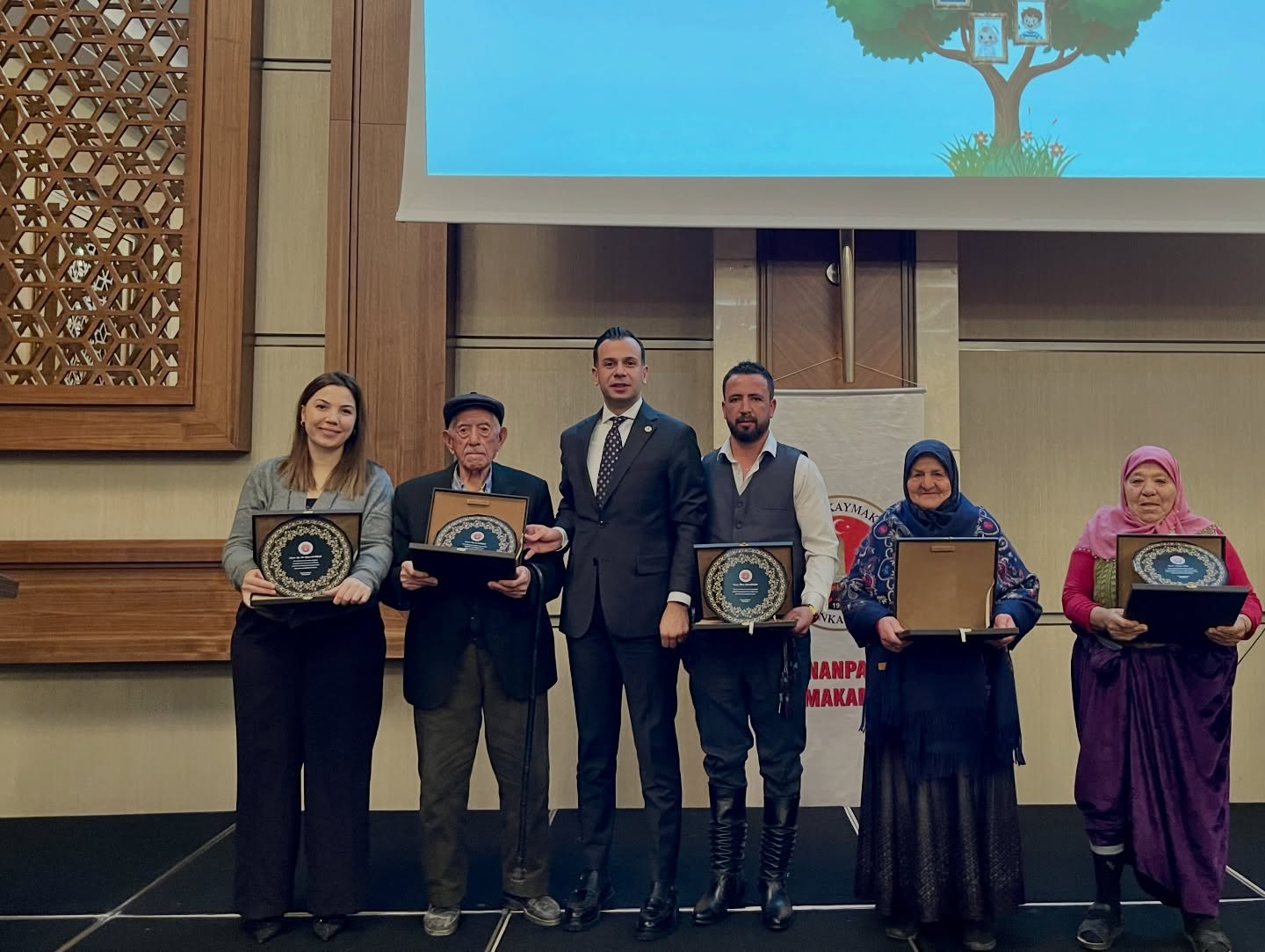 Vali Yiğitbaşı’nın Himayesinde 3 Kuşak 1 Sofra Buluşması