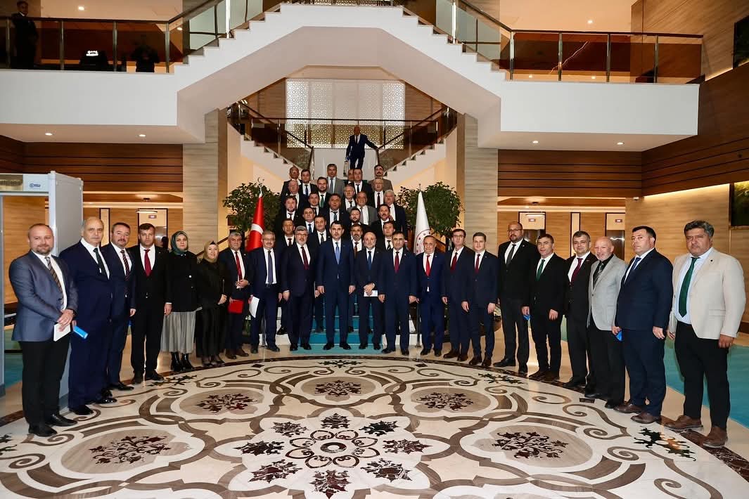 Sinanpaşa’nın AK Parti’li Belediye Başkanlarından Bakan Murat Kurum’a Ziyaret