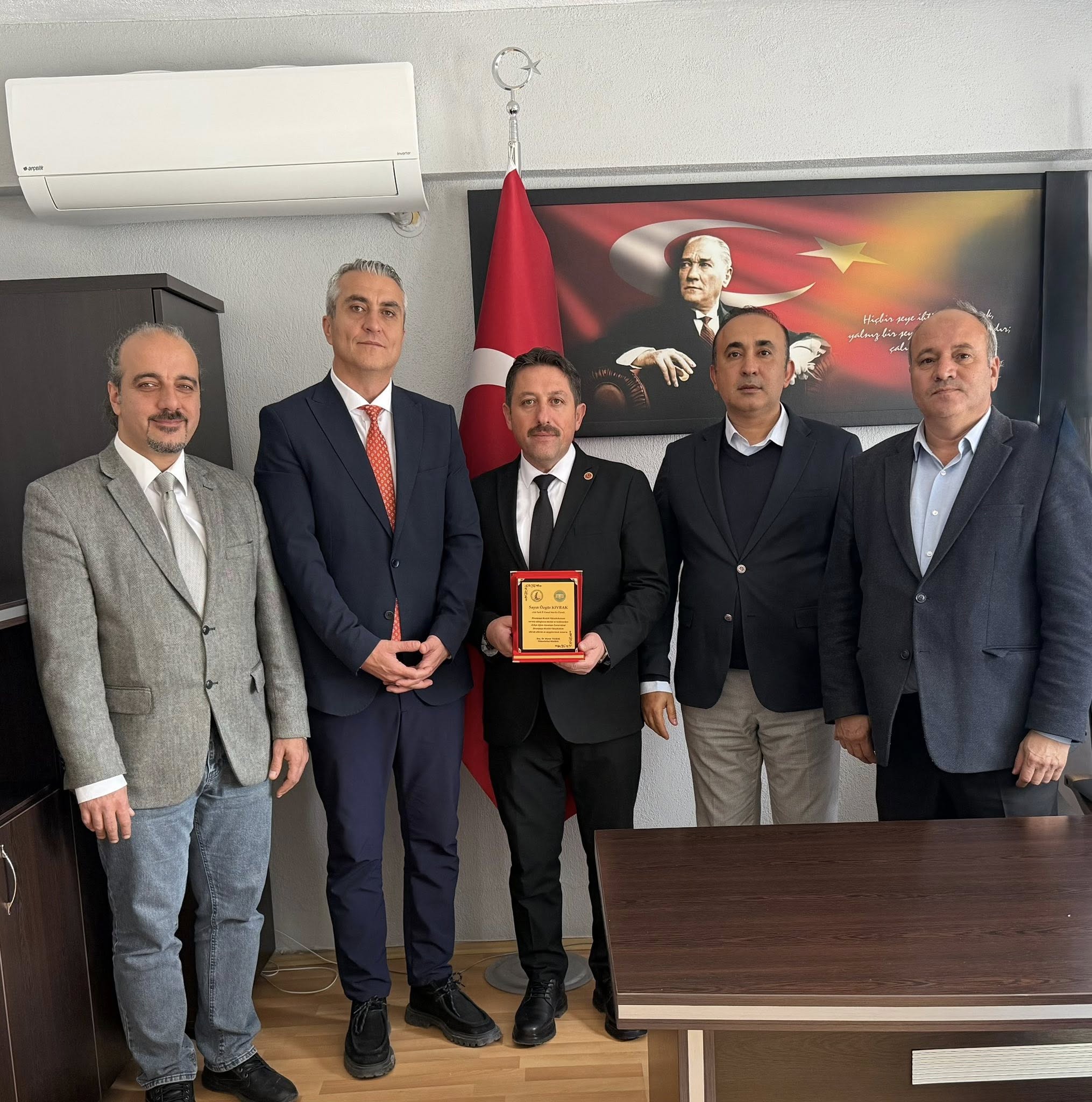 AK Parti Sinanpaşa İGM Üyesi Özgür Kıvrak’tan MYO Yönetimine Teşekkür