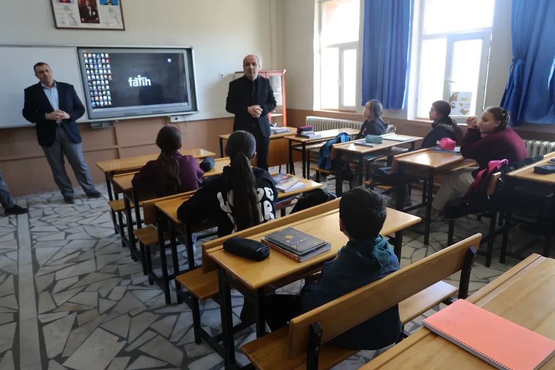İlçe Millî Eğitim Müdürü Duru’dan Öğrenci ve Öğretmenlere Moral