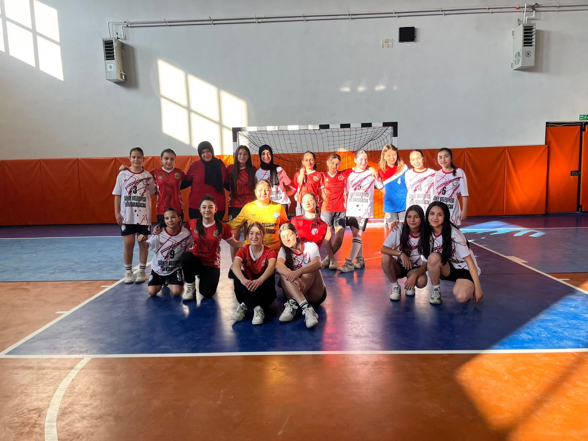 Güney Kız Takımı Turnuvaya 2-1’lik Galibiyetle Başladı