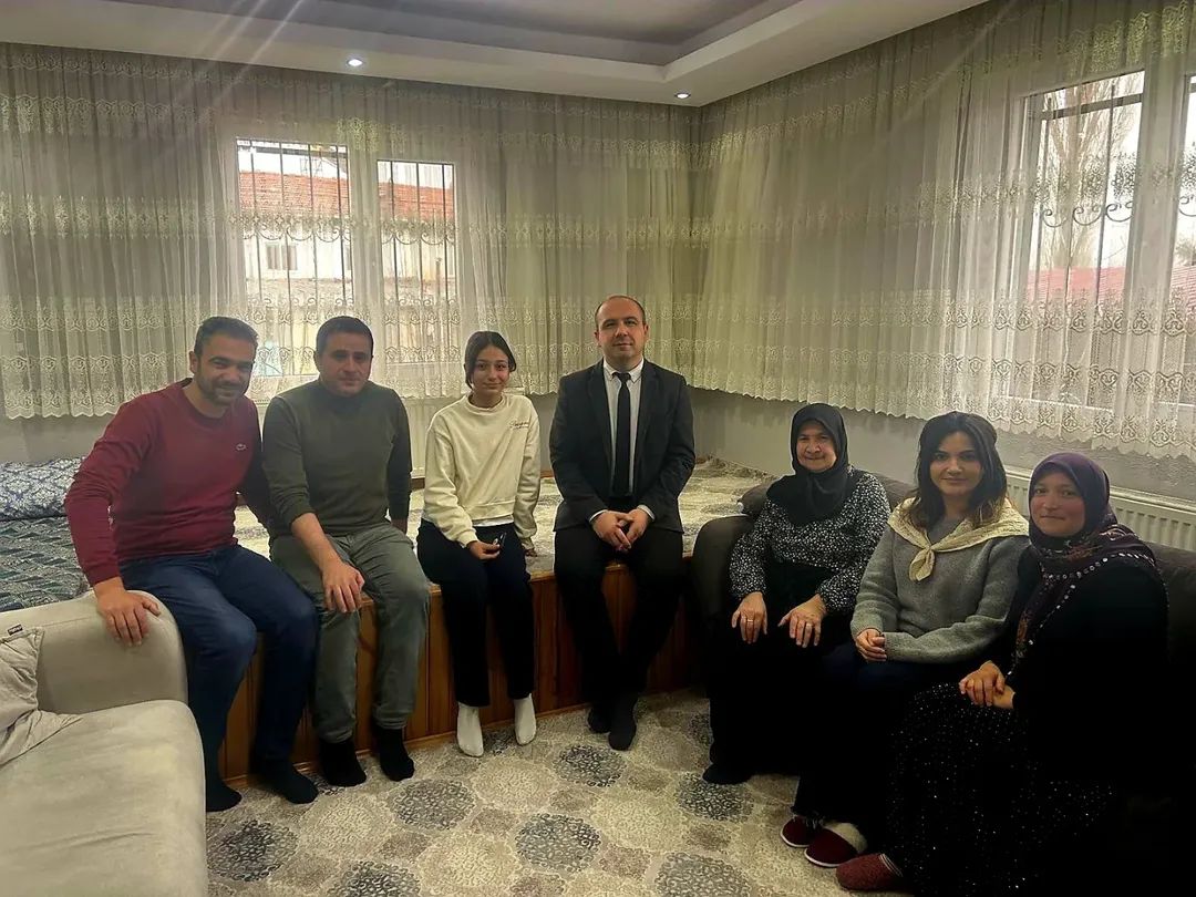 İlçe Birincilerinin Ailelerine Anlamlı Teşekkür Ziyareti