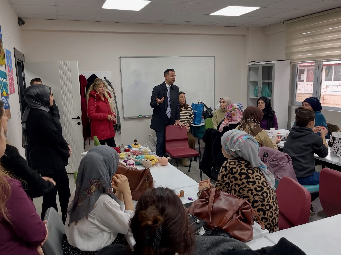 Sinanpaşa’da ADEM ile Kadınlara ve Ailelere Destek