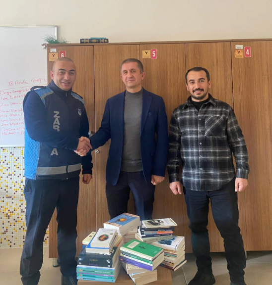 Tinaztepe ÇPAL Kütüphanesine Anlamlı Destek