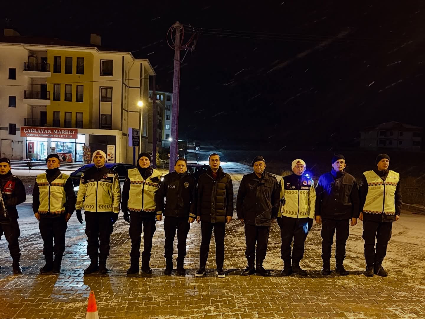 Kaymakam Emrah Aslan’dan Yeni Yılda Görev Başındaki Personele Ziyaret