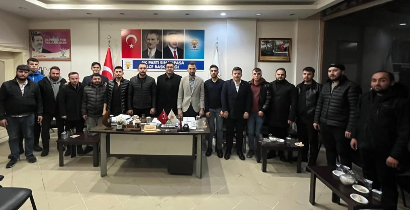 AK Parti MKYK Üyesi Altıntaş’tan Sinanpaşa Gençlik Kolları’na Ziyaret