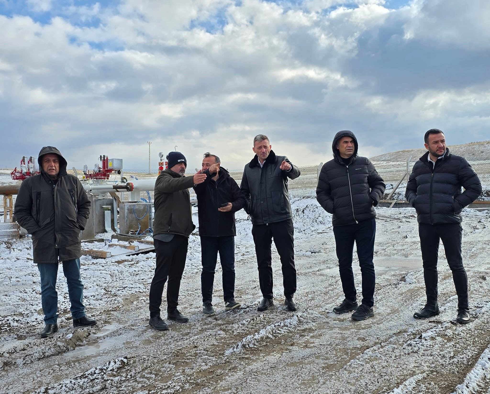 Sinanpaşa OSB’de Çalışmalar Sürüyor: Başkan Yıldırım Sahada