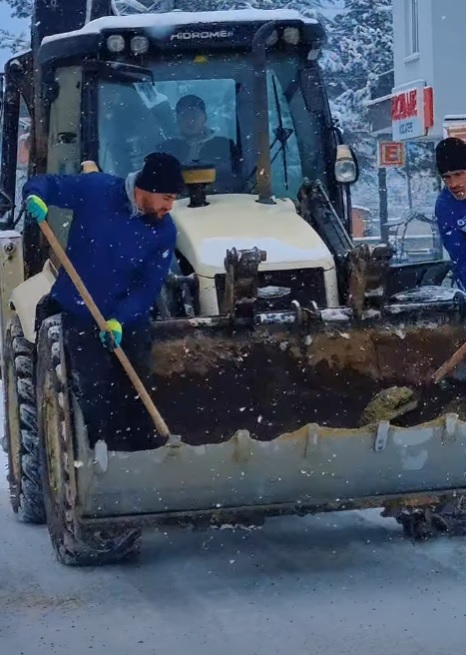 KARLA MÜCADELEDE TAŞOLUK BELEDİYESİ SAHADA