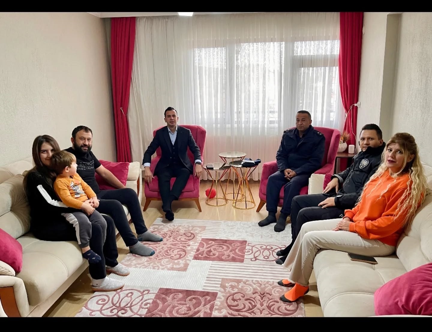 Sinanpaşa Kaymakamı Emrah Aslan’dan Aile Ziyareti