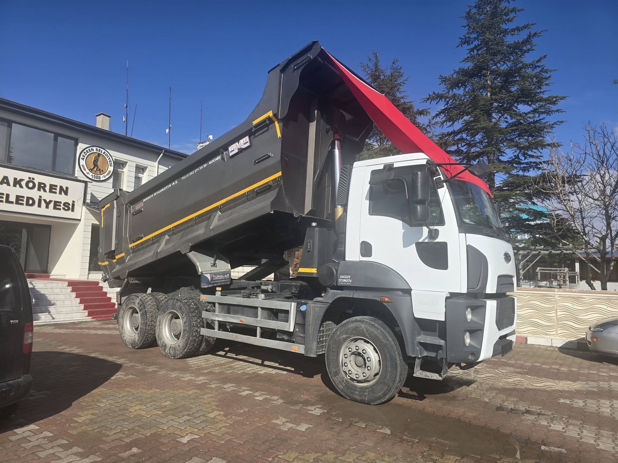 Başkan Hacı Candan’dan Akören’e Yeni Hizmet Aracı
