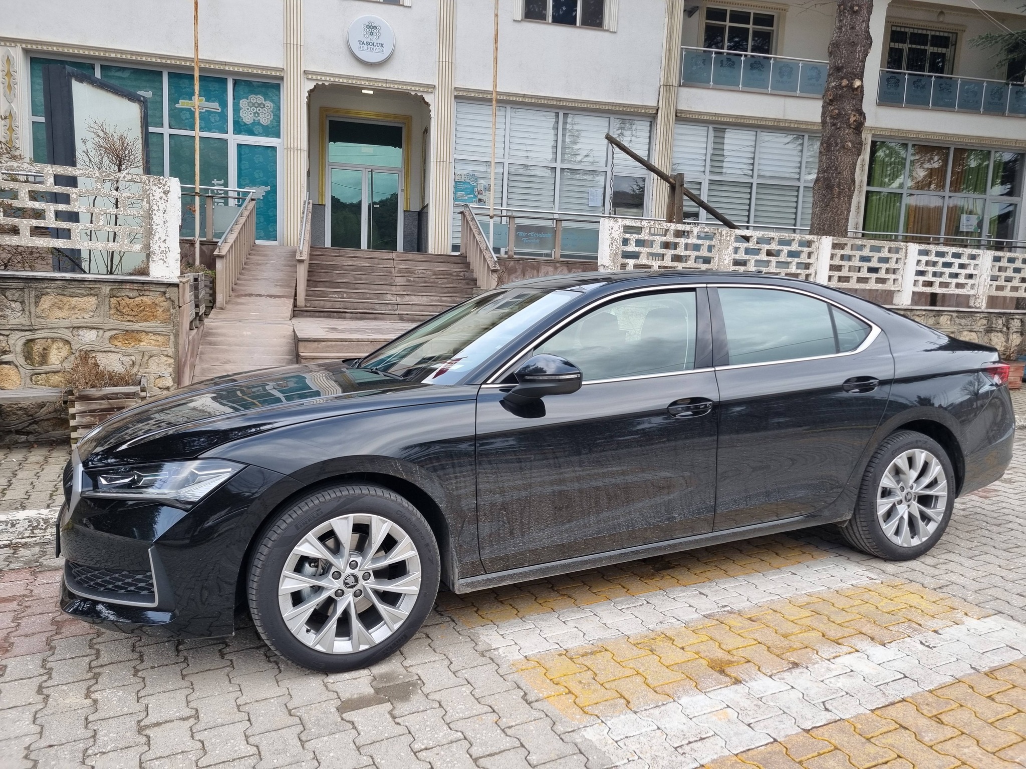 TAŞOLUK BELEDİYESİ’NE YENİ HİZMET ARACI KAZANDIRILDI