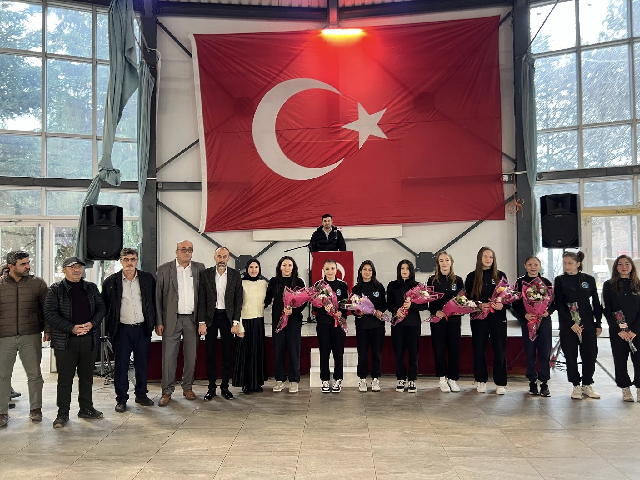 Taşoluk’ta Şampiyon Sporcular Onurlandırıldı