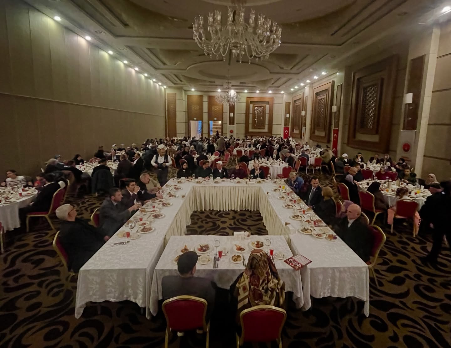 Sinanpaşa’da “Büyük Aile Sofrası”nda Anlamlı Buluşma