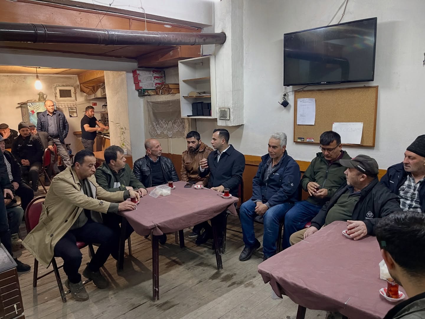 Kaymakam Emrah Aslan Teravih Sonrası Kınıklılarla Buluştu