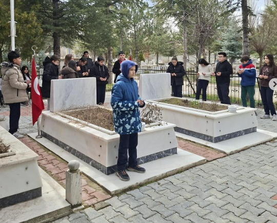 27 Ağustos Ortaokulu Öğrencileri Şehitler İçin Yasin Okudu