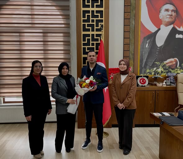 Sinanpaşa’da 37. Vergi Haftası’nda Kaymakam Aslan’a Ziyaret