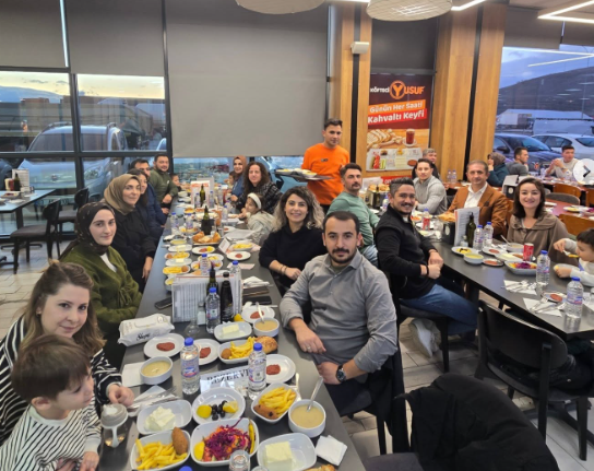 Tınaztepe Çok Programlı Anadolu Lisesi Öğretmenleri İftarda Buluştu