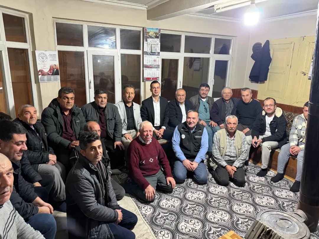 Kaymakam Aslan ve Başkan Davas'tan Teravih Sonrası Samimi Buluşma