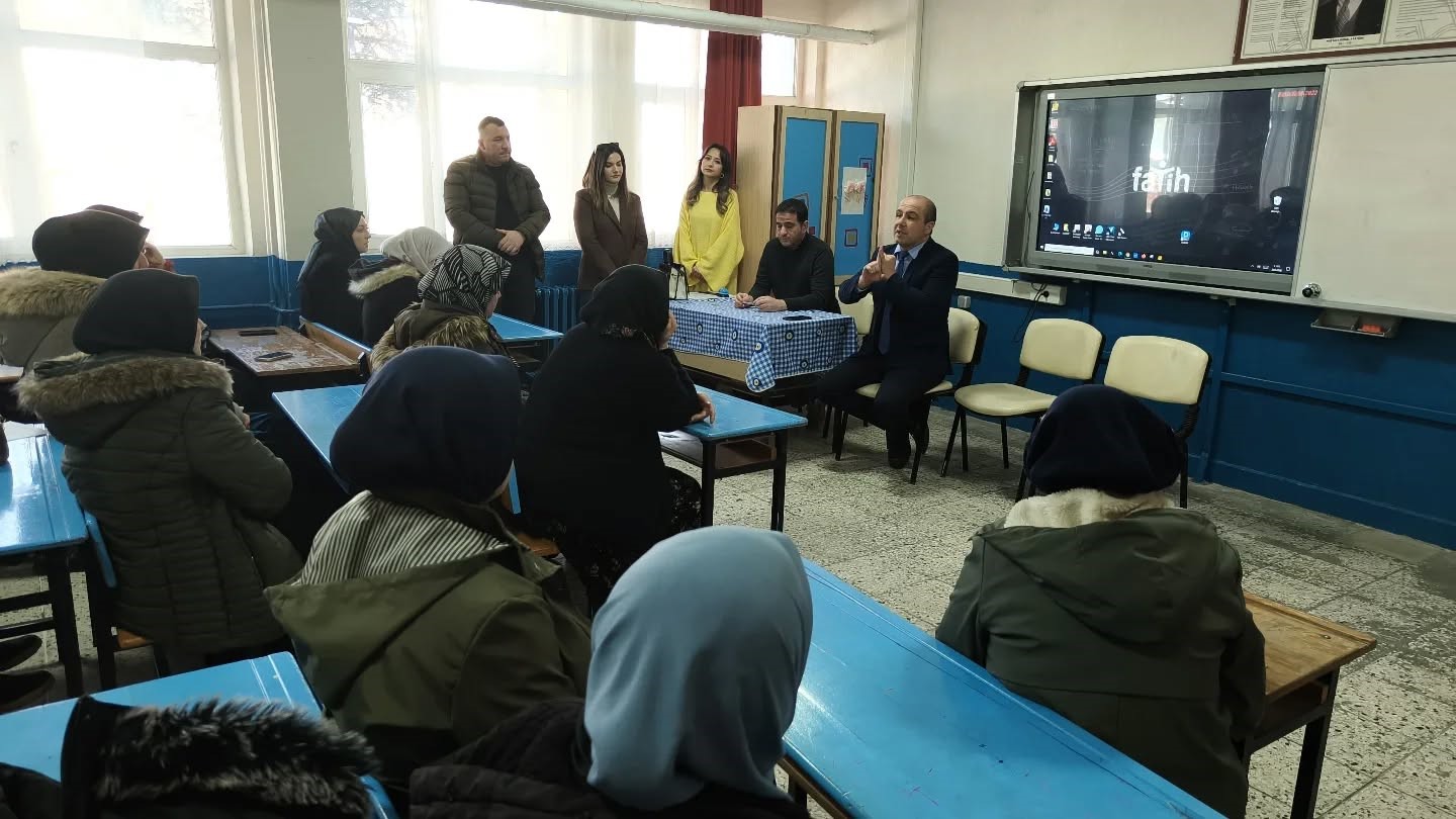 İlçe Milli Eğitim Müdürü Yasin Duru Velilerle LGS Sürecini Değerlendirdi