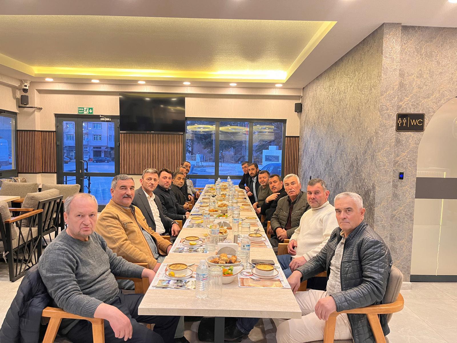 Başkan Tolga Yıldırım Belediye Meclis Üyeleriyle İftarda Buluştu