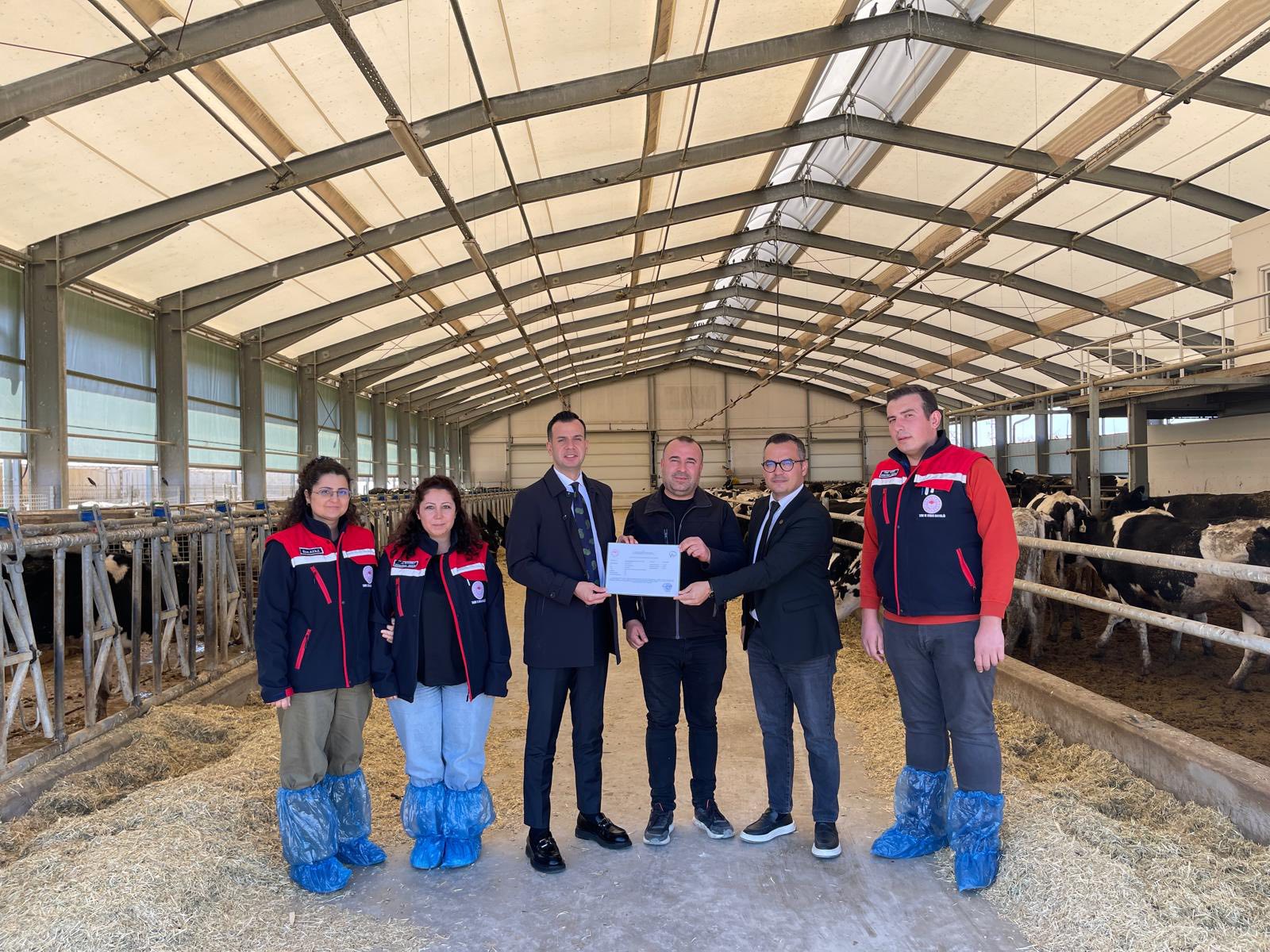 Tazlar Köyü’nden Büyük Başarı: Efeler Çiftliği’ne Ari İşletme Sertifikası