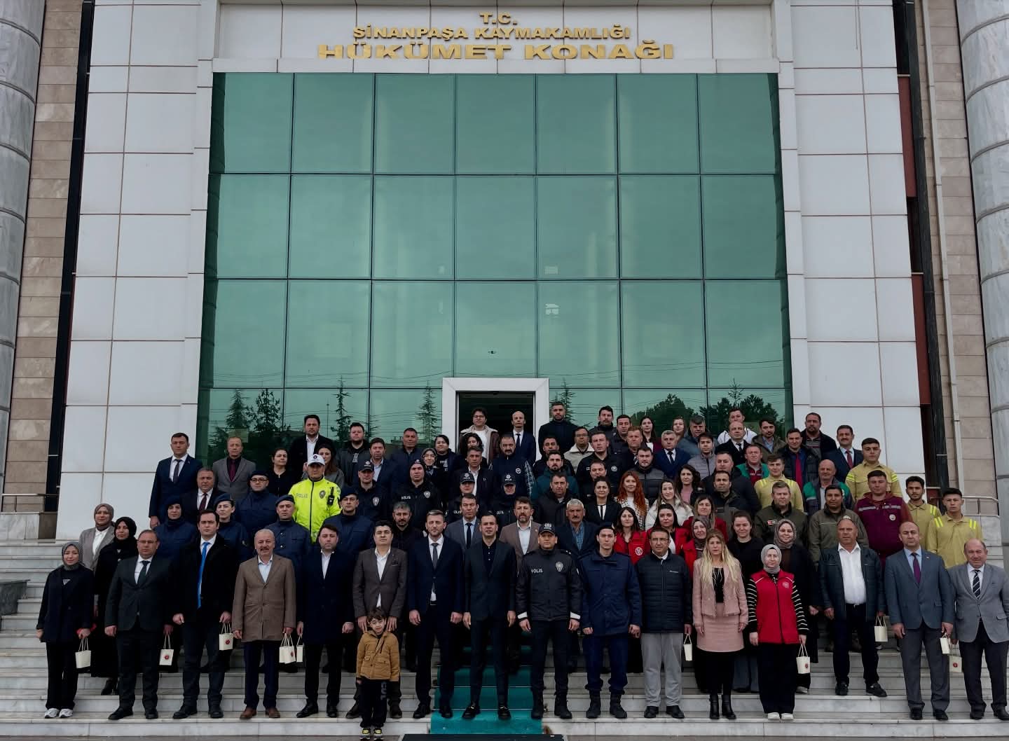 Kaymakam Aslan’dan Bayram Mesajı: Biz Büyük Bir Aileyiz”