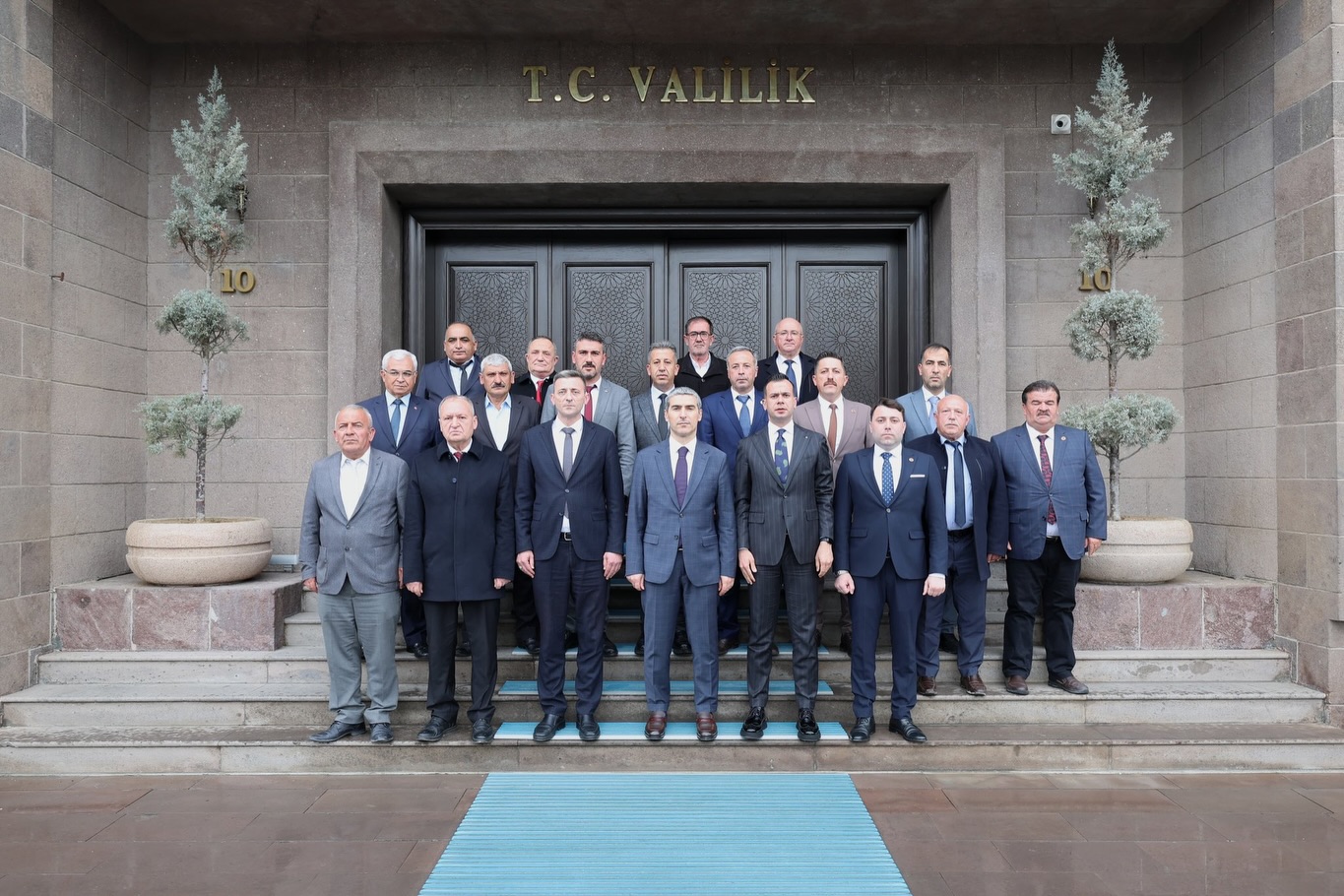 Sinanpaşa Protokolünden Vali Aktaş’a Hayırlı Olsun Ziyareti