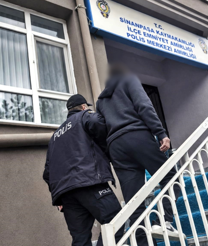 Sinanpaşa İlçe Emniyeti Suçlulara Göz Açtırmıyor