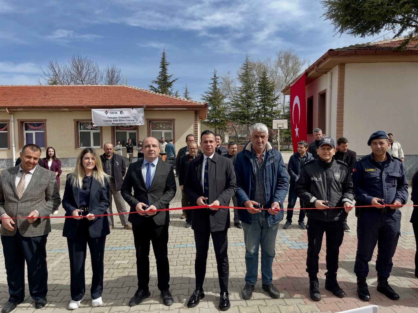 Sinanpaşa’da Bilim Fuarlarının Açılışı Tokuşlar’da Yapıldı