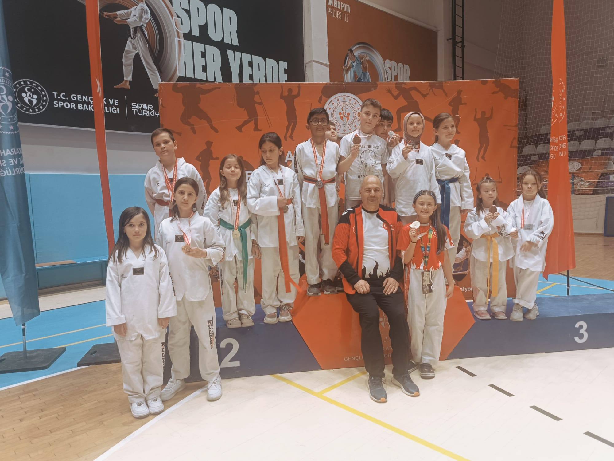 Taşoluk Belediyespor’dan 23 Nisan Turnuvasında Büyük Başarı