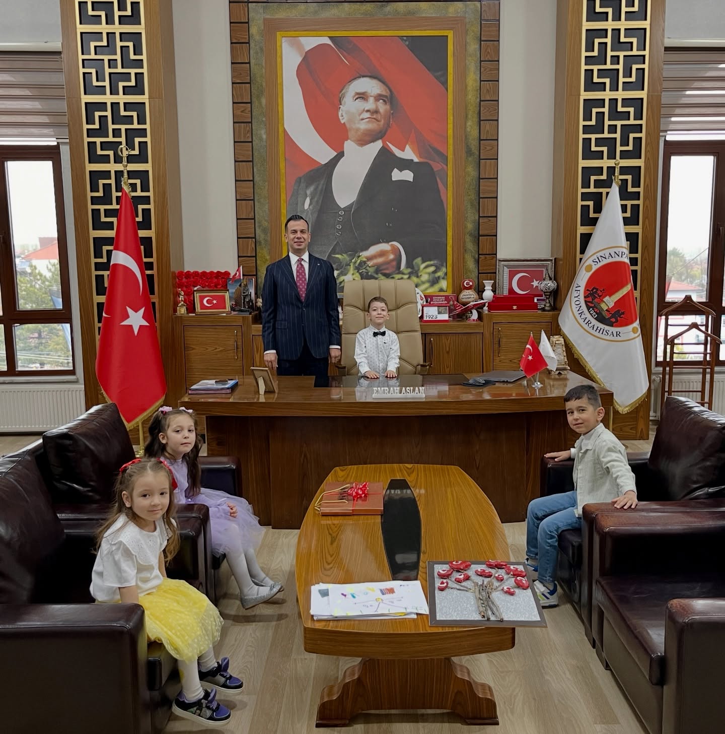 Sinanpaşa’da Kaymakamlık Koltuğu Miniklere Emanet