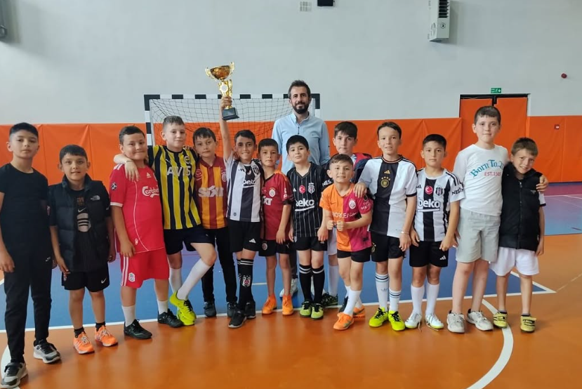 Akören İlkokulu Futbol Turnuvasında İlçe Birincisi Oldu
