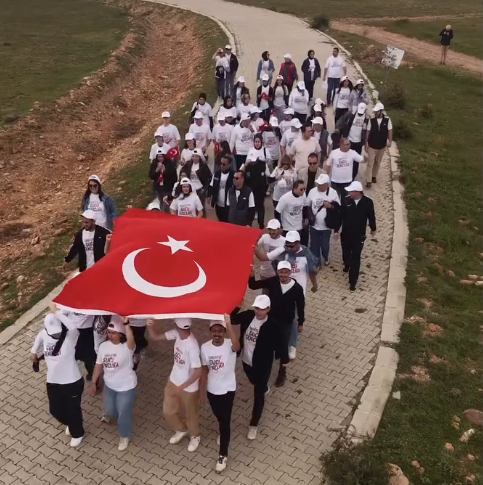 Gençlik Haftası’nda Çiğiltepe Şehitliği’ne Anlamlı Yürüyüş